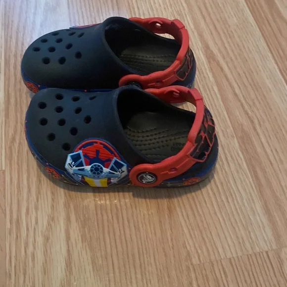 Star Wars Crocs - Picture 2 of 4